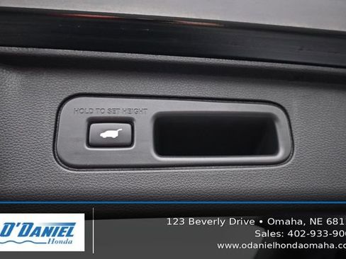Used 2025 Honda Pilot TrailSport image 41