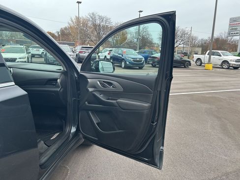 Used 2019 Chevrolet Traverse LT image 16