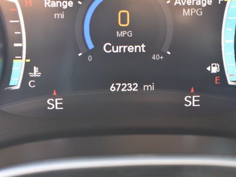 Used 2024 Chrysler Pacifica Touring-L FWD image 24