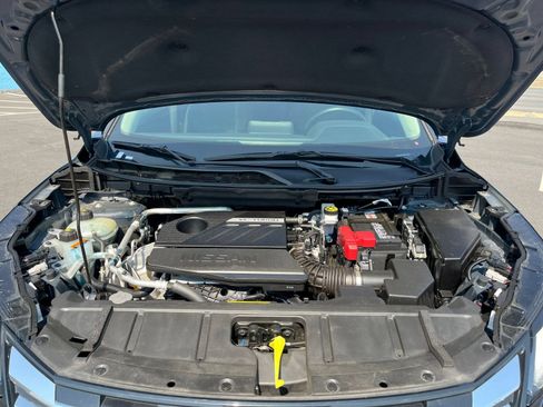 Used 2025 Nissan Rogue SV FWD image 37