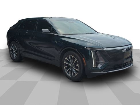 Used 2024 Cadillac Lyriq Sport AWD/4WD image 8