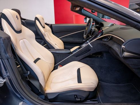 Used 2024 Ferrari Roma Spider image 20