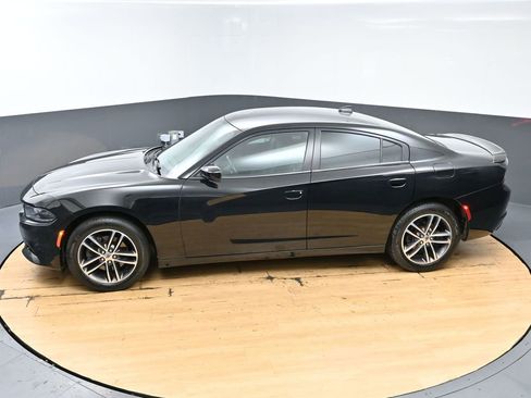 Used 2019 Dodge Charger SXT AWD/4WD image 8
