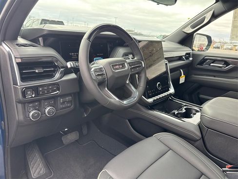 New 2026 GMC Yukon XL Elevation image 18