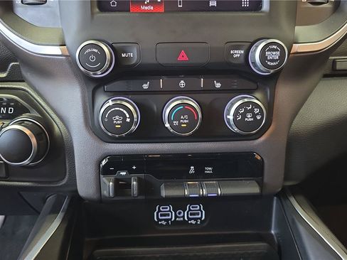 Used 2023 RAM 1500 Big Horn AWD/4WD image 23
