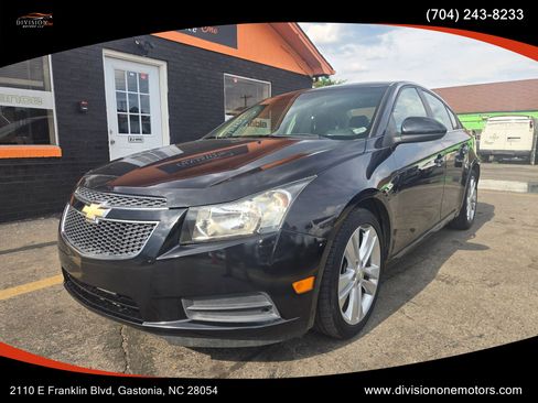 Used 2011 Chevrolet Cruze LTZ FWD image 1