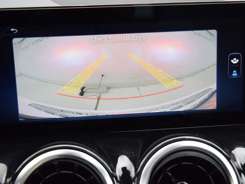 Used 2026 Mercedes-Benz GLB 250 image 32