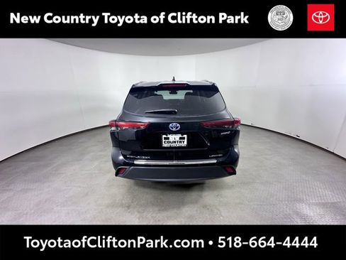 Used 2023 Toyota Highlander Limited image 4