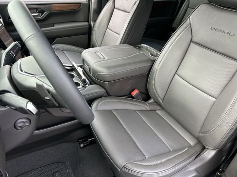 Used 2026 GMC Yukon XL Denali w/ Sun & Power Step Package image 20