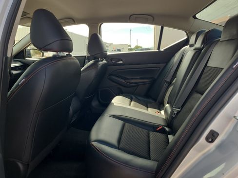 Used 2024 Nissan Altima 2.5 SR FWD image 24
