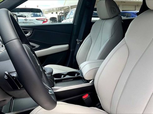Used 2025 Acura RDX SH-AWD image 9