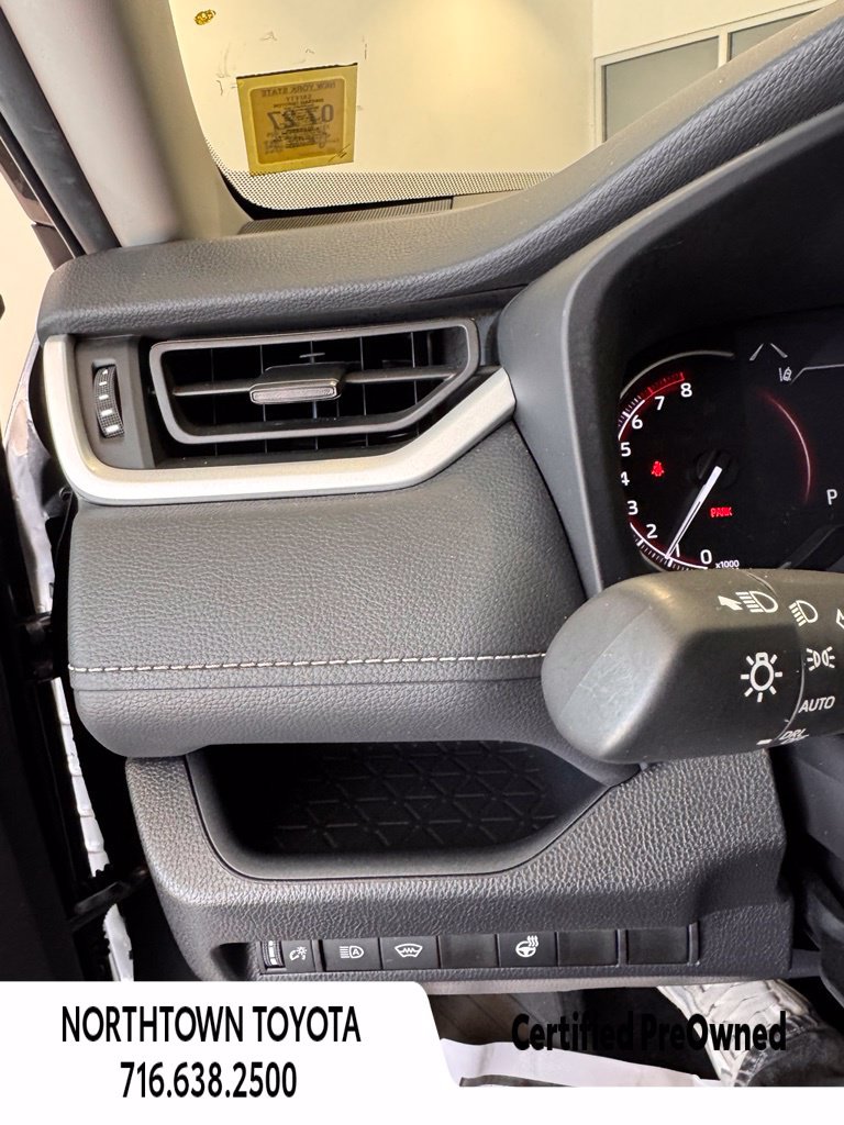 Used 2025 Toyota RAV4 XLE w/ Weather Package AWD/4WD image 18