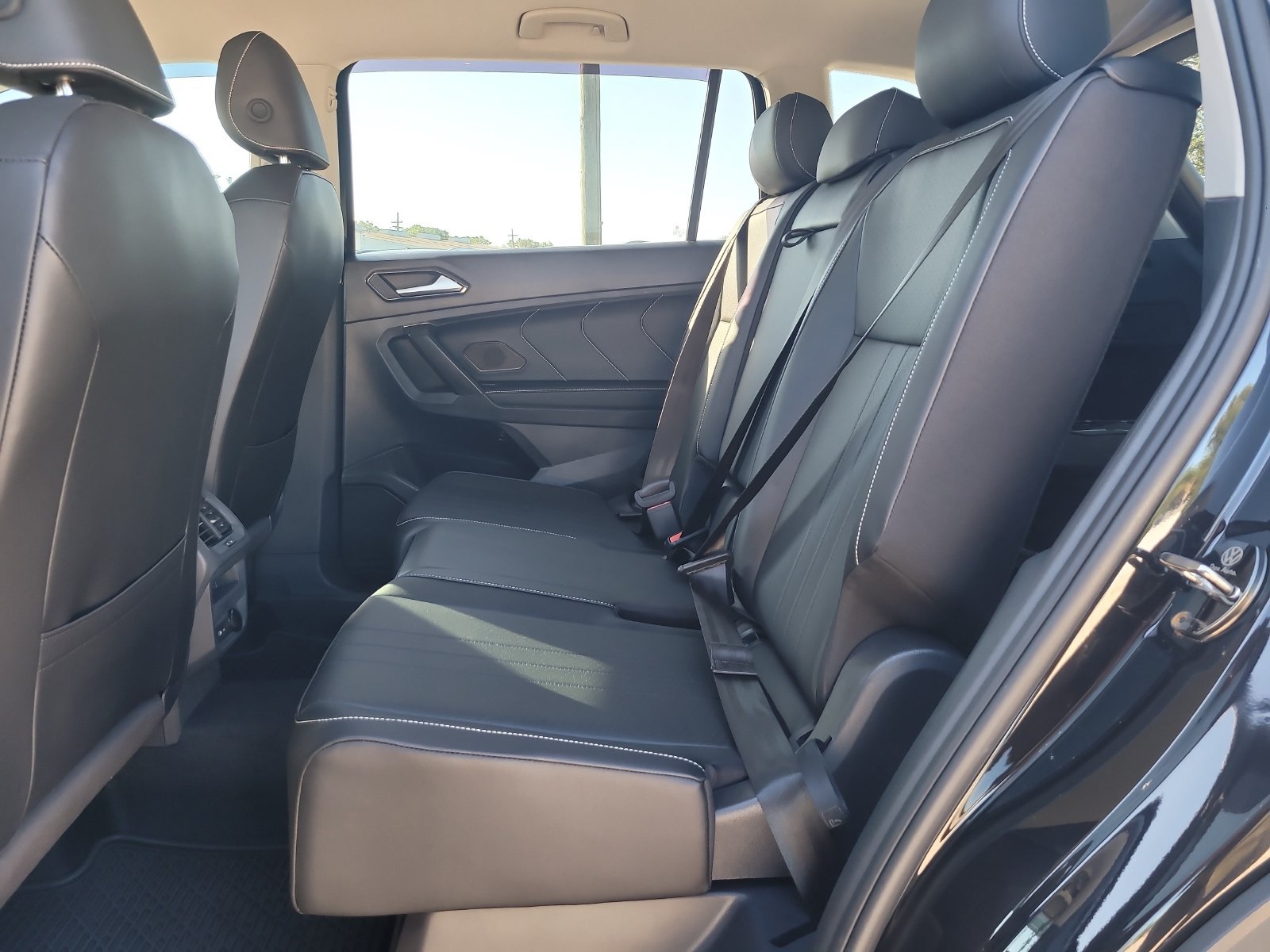 Used 2024 Volkswagen Tiguan SE FWD image 9