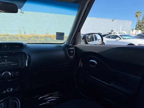Used 2018 Kia Soul + w/ Audio Package FWD image 22