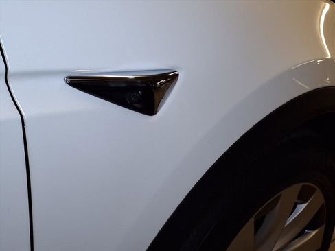 Used 2019 Tesla Model X 75D image 23
