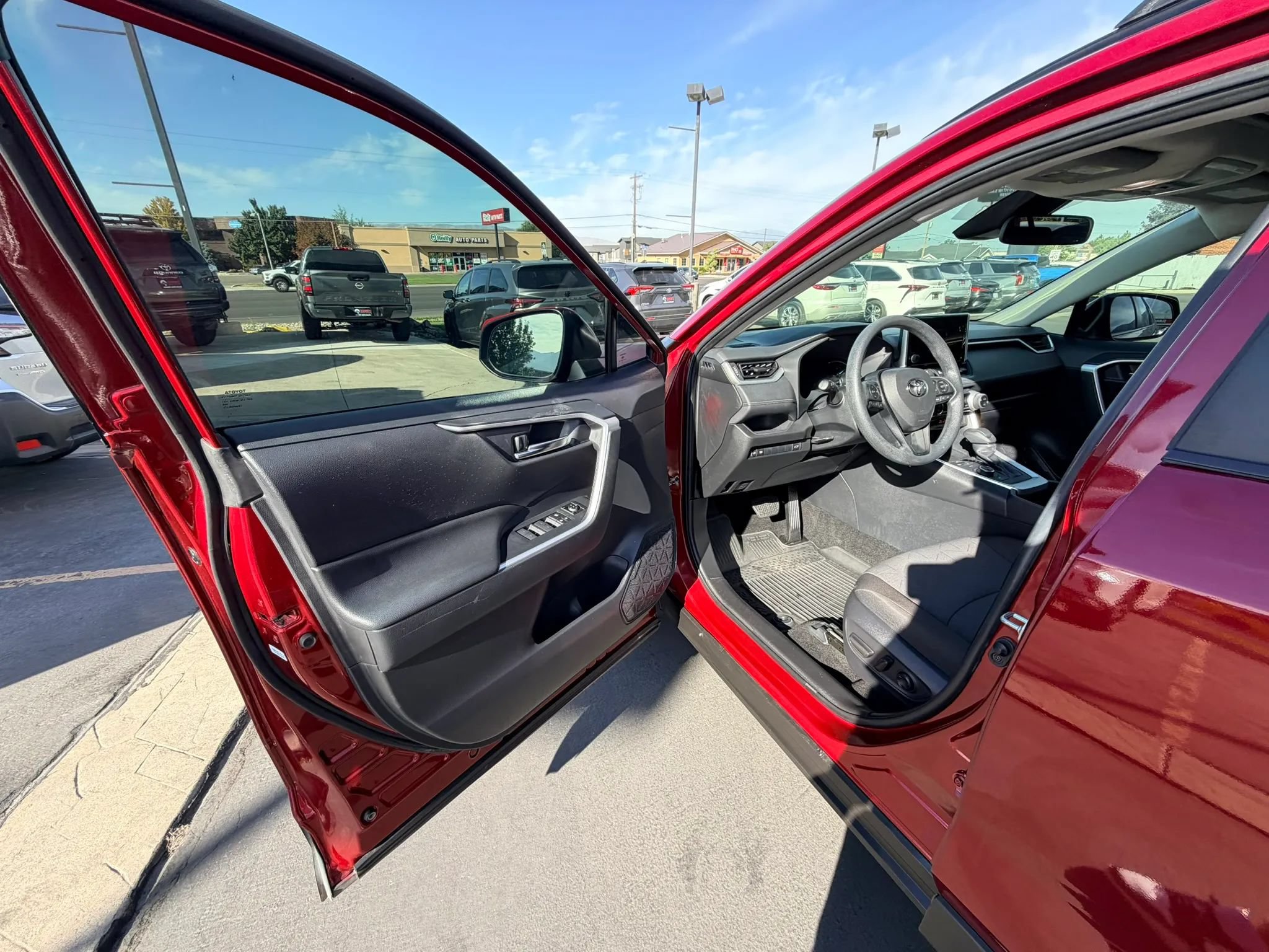 Used 2024 Toyota RAV4 XLE w/ Convenience Package AWD/4WD image 10
