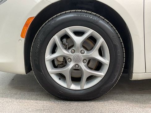 Used 2019 Chrysler Pacifica Touring Plus w/ Advanced Safetytec Group image 32