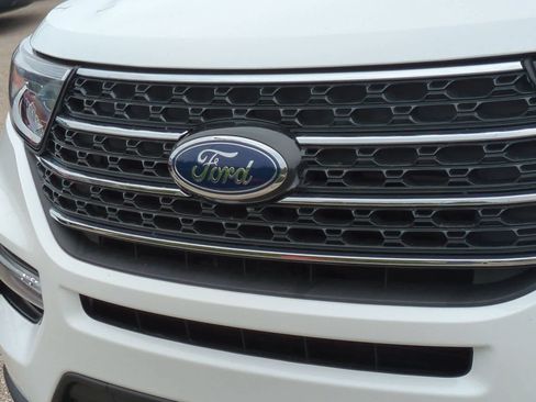 Used 2024 Ford Explorer XLT w/ Equipment Group 202A AWD/4WD image 12