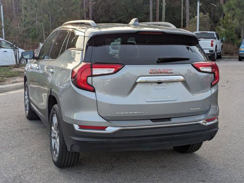 Used 2024 GMC Terrain SLT image 6