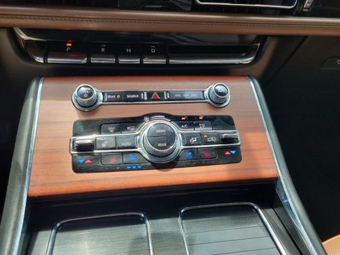 Used 2023 Lincoln Aviator Reserve w/ Equipment Group 201A RWD image 31