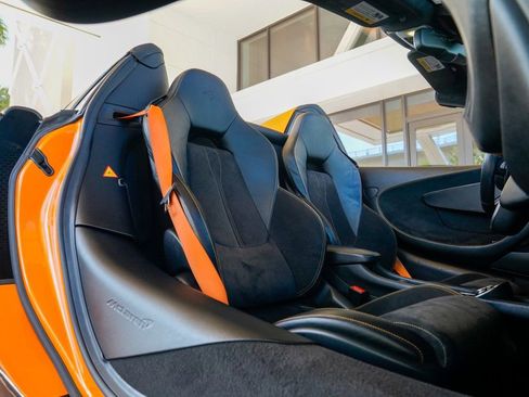 Used 2018 McLaren 570S Spider image 78