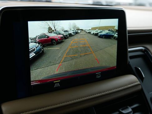 Used 2023 Chevrolet Suburban Premier AWD/4WD image 36