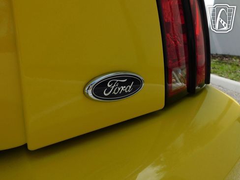 Used 2001 Ford Mustang GT RWD image 38