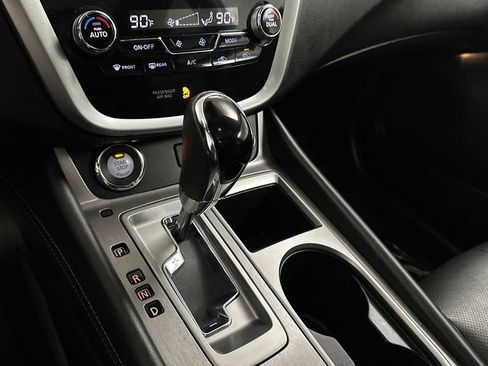 Used 2022 Nissan Murano SL w/ SL Moonroof Package image 16