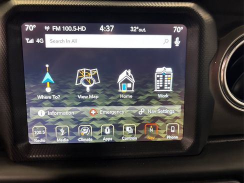 Used 2018 Jeep Wrangler Unlimited Sahara image 29