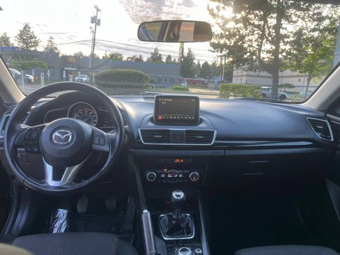 Used 2014 MAZDA MAZDA3 i Touring w/ Technology Package FWD image 13