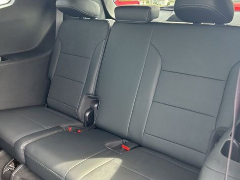 Used 2025 Buick Enclave Preferred image 52