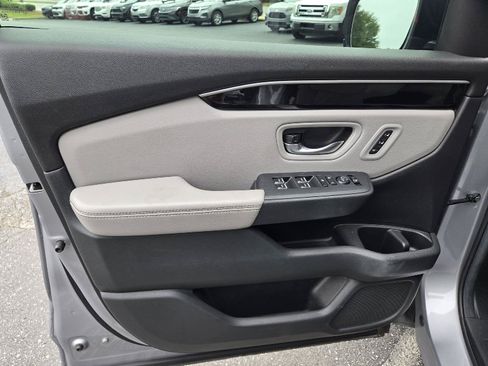 Used 2024 Honda Pilot Touring image 13