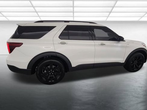 Used 2023 Ford Explorer ST-Line w/ Class IV Trailer Tow Package image 8