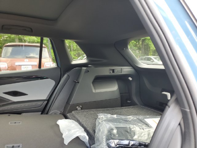 New 2026 Volkswagen Tiguan SE R-Line FWD image 9