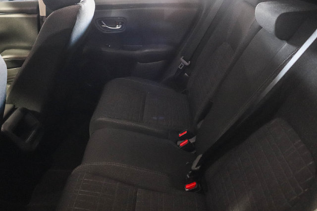 Used 2025 Honda HR-V LX image 17