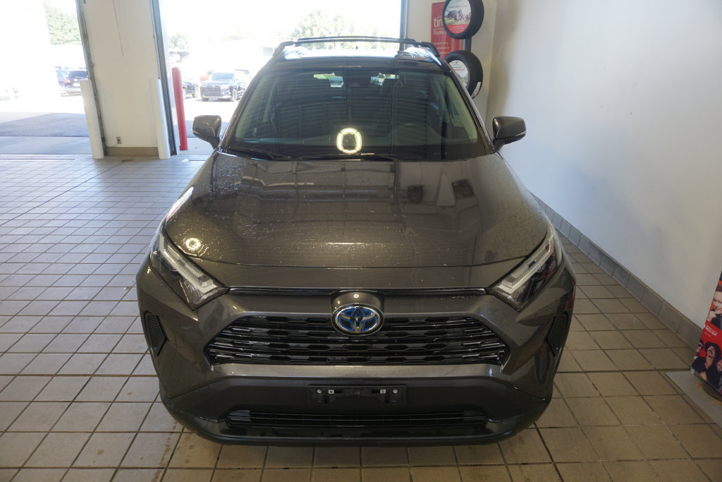 Used 2022 Toyota RAV4 XLE w/ Convenience Package AWD/4WD image 13