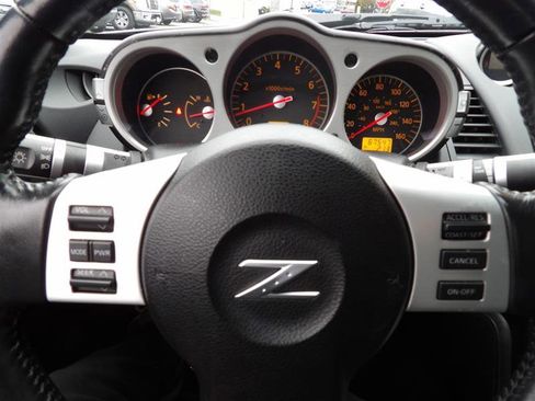 Used 2006 Nissan 350Z Touring image 20