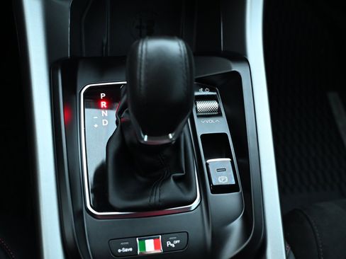 Used 2024 Alfa Romeo Tonale Veloce w/ Active Assist Package image 21