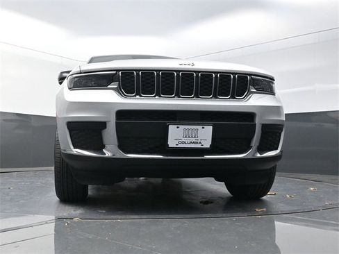 New 2025 Jeep Grand Cherokee L Laredo image 18