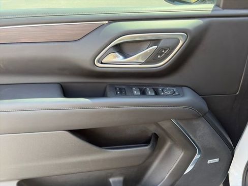 Used 2023 Chevrolet Suburban Z71 w/ Luxury Package image 20