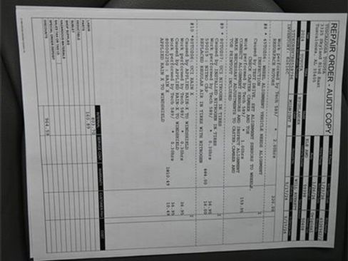 Used 2024 Toyota Highlander XLE image 4