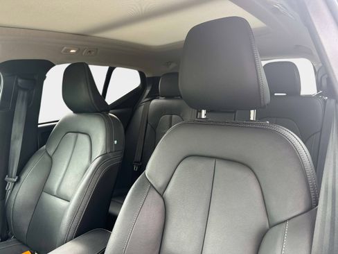 Certified 2025 Volvo XC40 B5 Core image 19