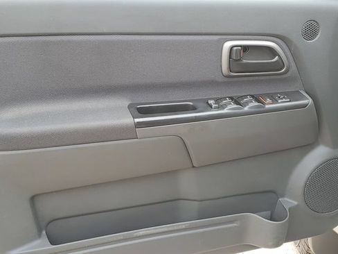 Used 2005 Chevrolet Colorado LS AWD/4WD image 13