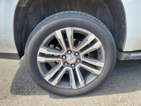 Used 2018 GMC Yukon Denali w/ Denali Ultimate Package AWD/4WD image 9