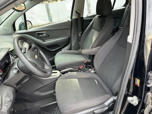 Used 2017 Chevrolet Trax LS FWD image 19