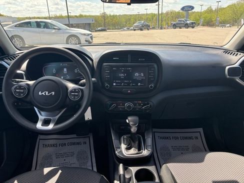 Used 2024 Kia Soul LX w/ Option Group 015 FWD image 16
