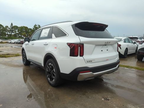 New 2026 Kia Sorento S FWD image 6