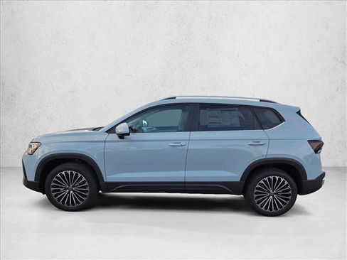 New 2026 Volkswagen Taos SE image 5
