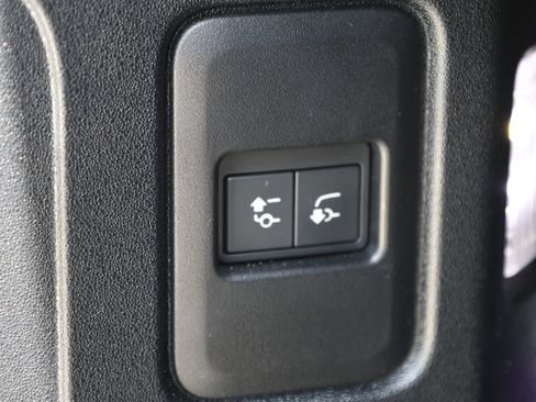 Used 2025 Land Rover Defender 90 S AWD/4WD image 9