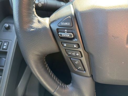 Used 2024 Nissan Frontier SL image 23